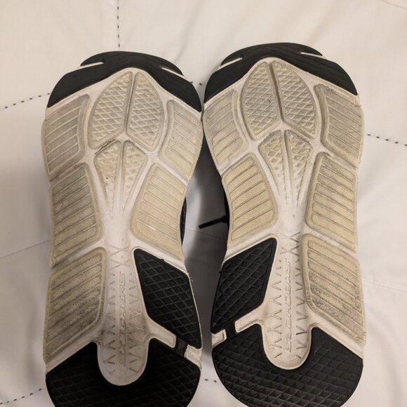 EUC Women's Skechers Max Cushioning sneakers -- size 10 - Picture 9 of 11